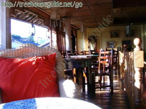 Hakucafe, the windows in the 2nd floor - Pictures/Photography