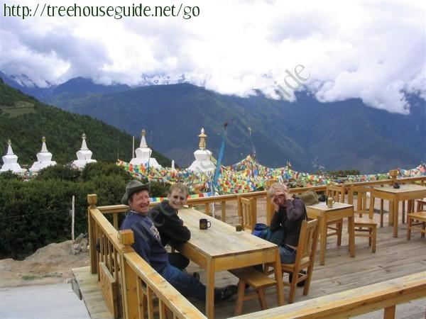 Stupas, Prayer Flags and Meili - Pictures/Photography