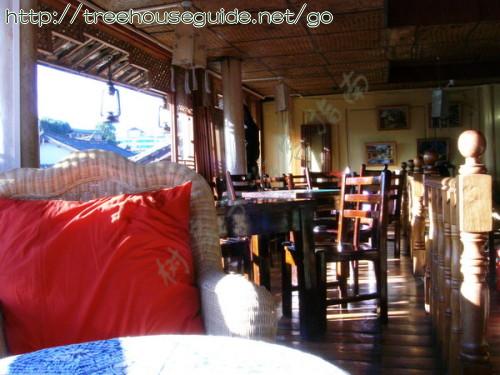 Hakucafe, the windows in the 2nd floor - Pictures/Photography