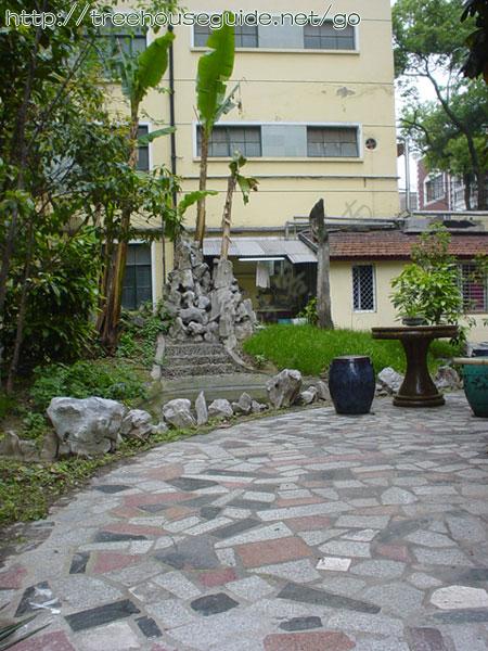 Guesthouse Courtyard - Pictures/Photography